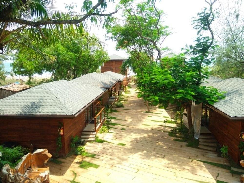 The Baga Beach Resort Exterior photo