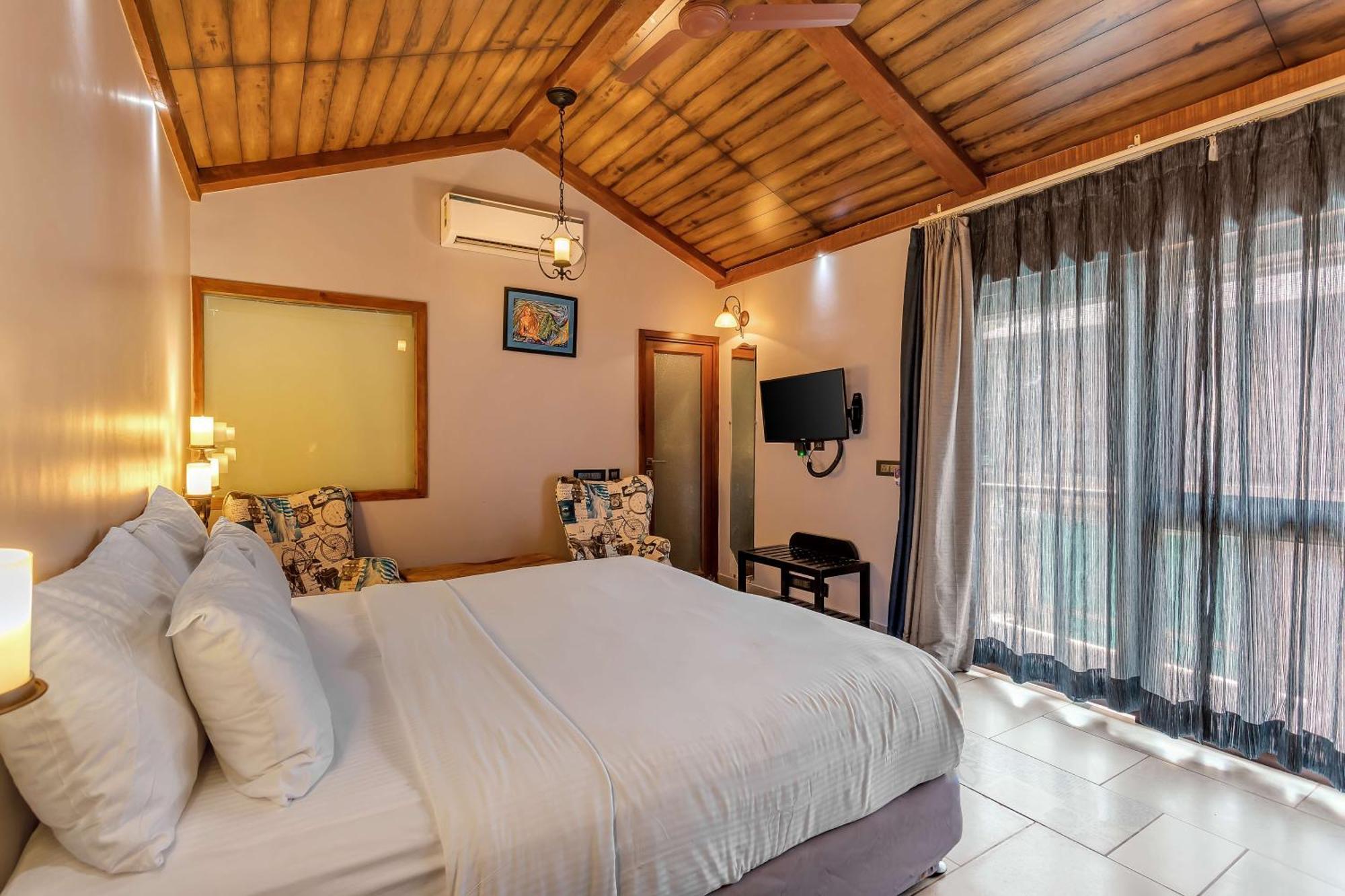The Baga Beach Resort Exterior photo